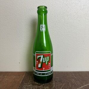 7 UP Green Glass 7 oz‎ Bottle Seven-up Bottling Co St. Louis Moberly Carbondale